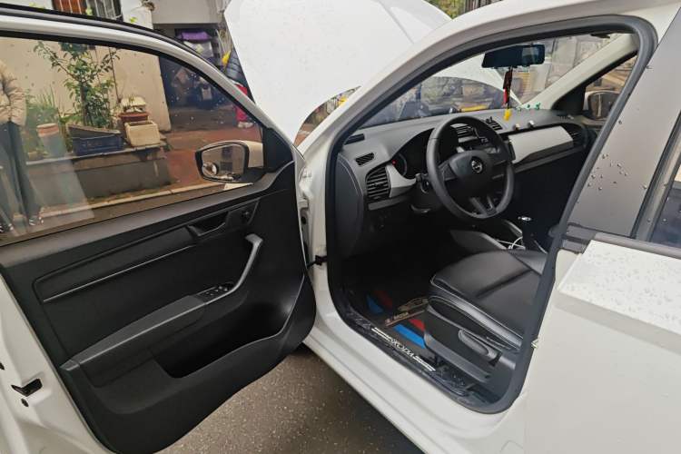Used Skoda Fabia 2016 1.4L Automatic Car Enjoy Edition Driver Seat