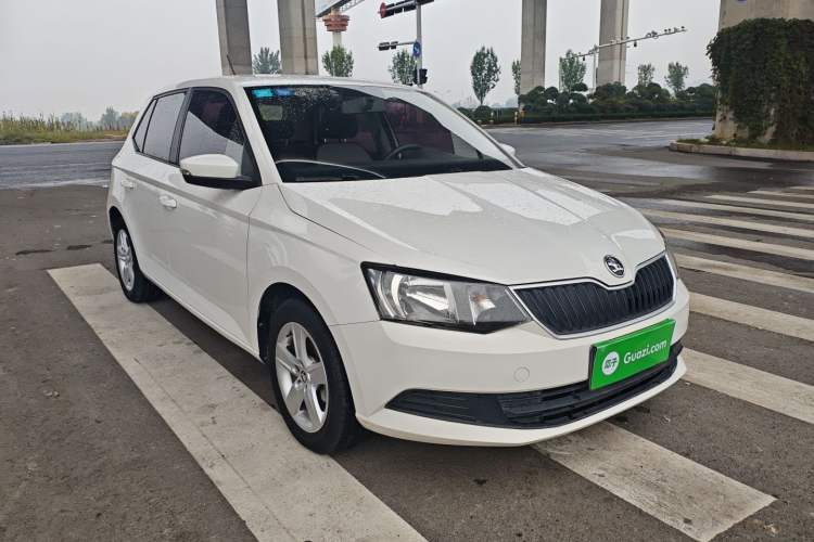 Used Skoda Fabia 2016 1.4L Automatic Car Enjoy Edition Exterior 2