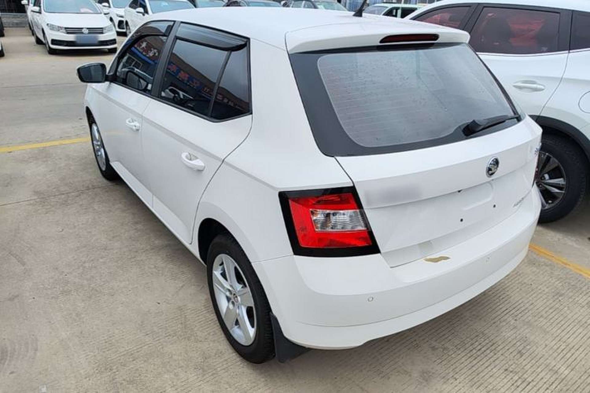 Used Skoda Fabia 2016 1.4L Automatic Car Enjoy Edition Exterior 2