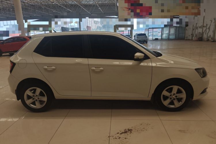 Used Skoda Fabia 2016 1.4L Automatic Car Enjoy Edition Exterior 2