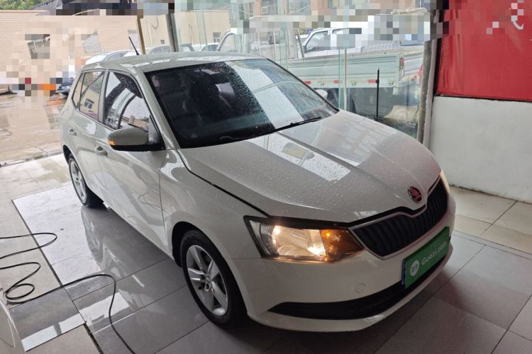 Used Skoda Fabia 2016 1.4L Automatic Car Enjoy Edition Exterior 2