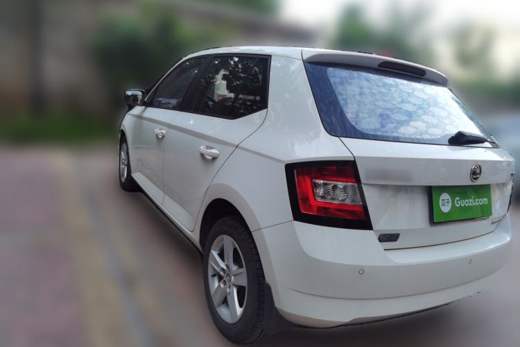 Used Skoda Fabia 2016 1.4L Automatic Car Enjoy Edition Exterior 3