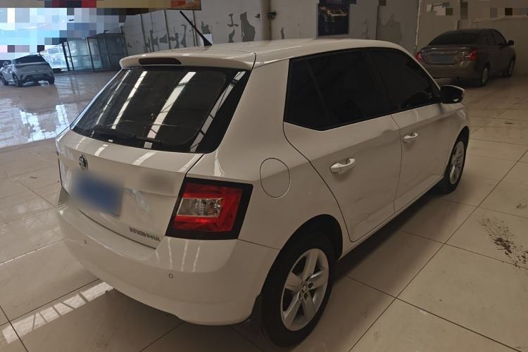 Used Skoda Fabia 2016 1.4L Automatic Car Enjoy Edition Exterior 3