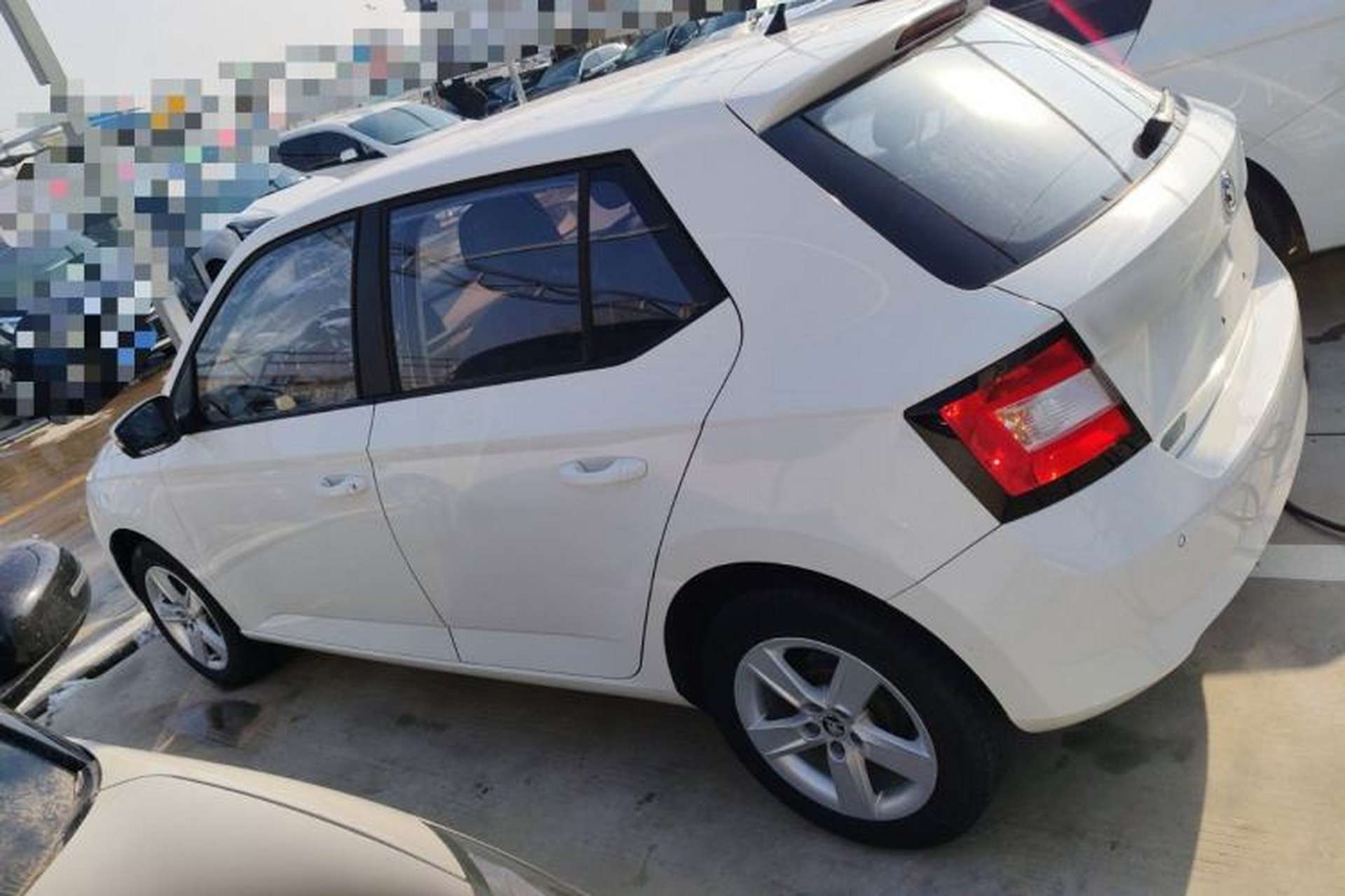 Used Skoda Fabia 2016 1.4L Automatic Car Enjoy Edition Exterior 3
