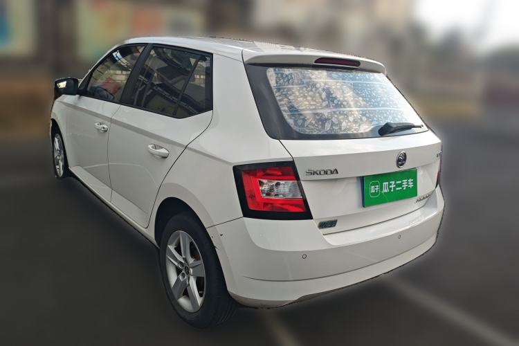 Used Skoda Fabia 2016 1.4L Automatic Car Enjoy Edition Exterior 3