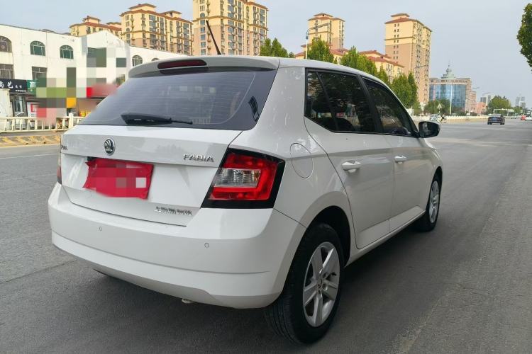 Used Skoda Fabia 2016 1.4L Automatic Car Enjoy Edition Exterior 3