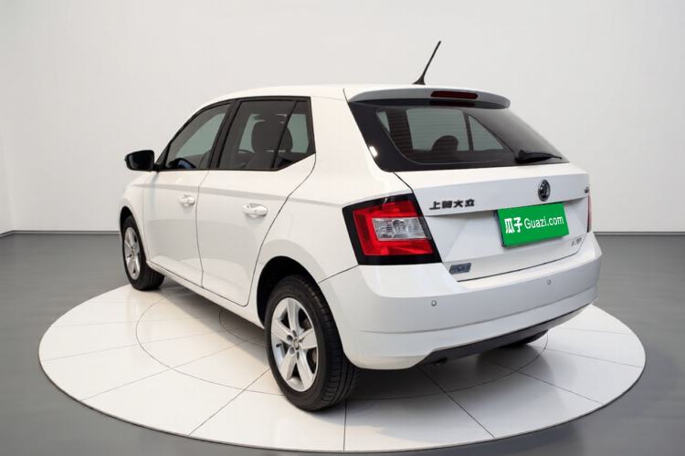 Used Skoda Fabia 2016 1.4L Automatic Car Enjoy Edition Exterior 3