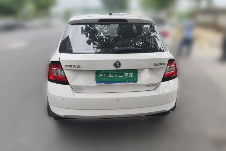 Used Skoda Fabia 2016 1.4L Automatic Car Enjoy Edition Exterior 4