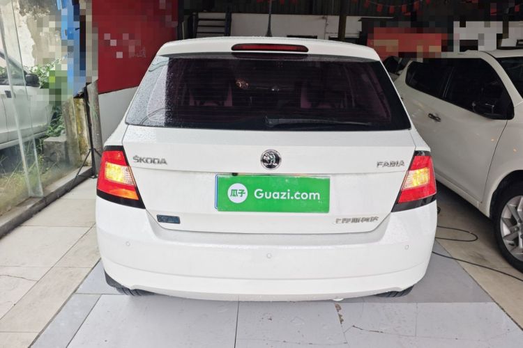 Used Skoda Fabia 2016 1.4L Automatic Car Enjoy Edition Exterior 4