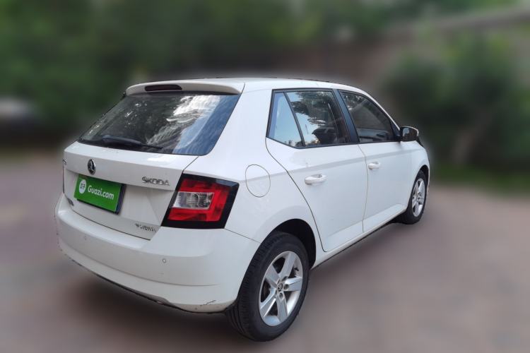 Used Skoda Fabia 2016 1.4L Automatic Car Enjoy Edition Exterior 5