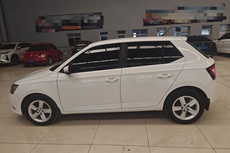 Used Skoda Fabia 2016 1.4L Automatic Car Enjoy Edition Exterior 5