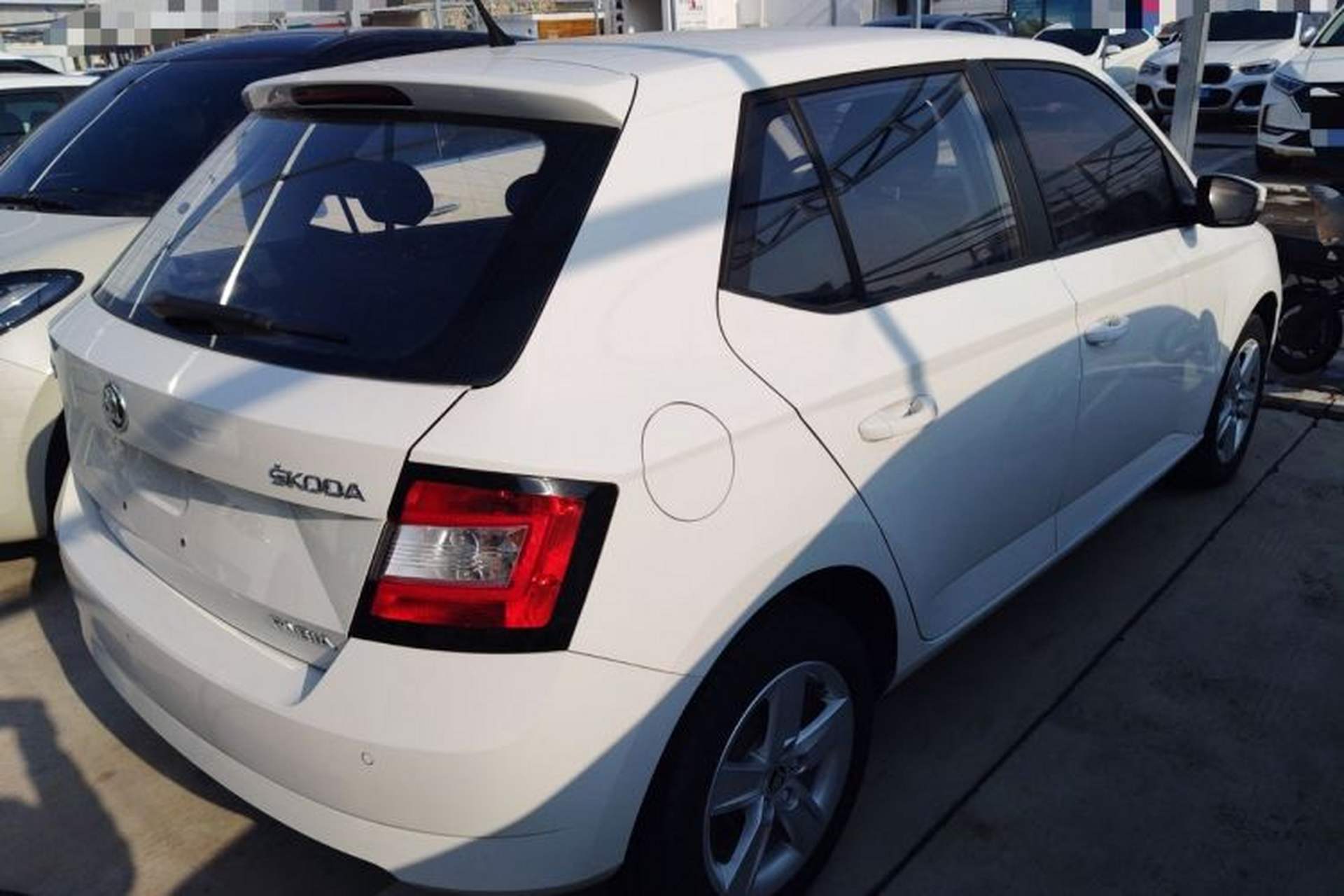 Used Skoda Fabia 2016 1.4L Automatic Car Enjoy Edition Exterior 5
