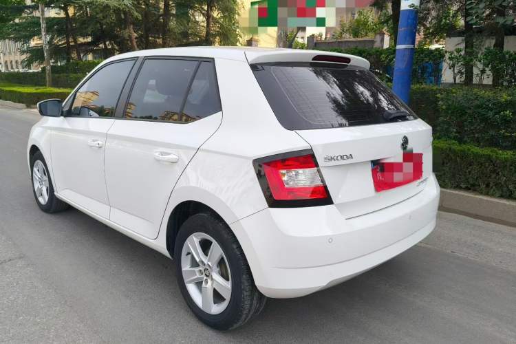 Used Skoda Fabia 2016 1.4L Automatic Car Enjoy Edition Exterior 6
