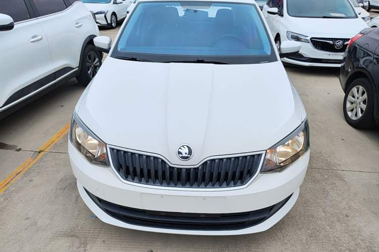 Used Skoda Fabia 2016 1.4L Automatic Car Enjoy Edition Front
