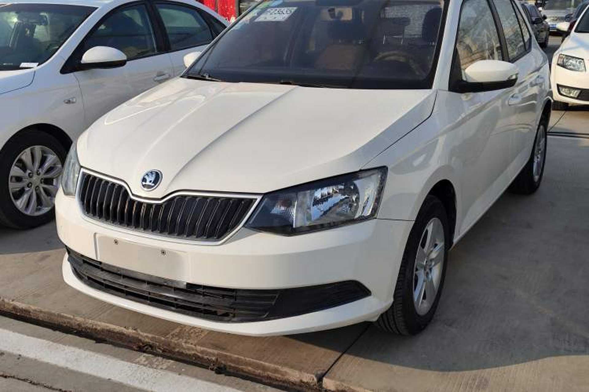Used Skoda Fabia 2016 1.4L Automatic Car Enjoy Edition Front Left 45 Deg