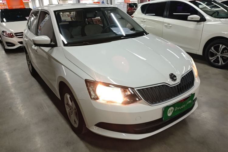 Used Skoda Fabia 2016 1.4L Automatic Car Enjoy Edition Front Right 45 Deg