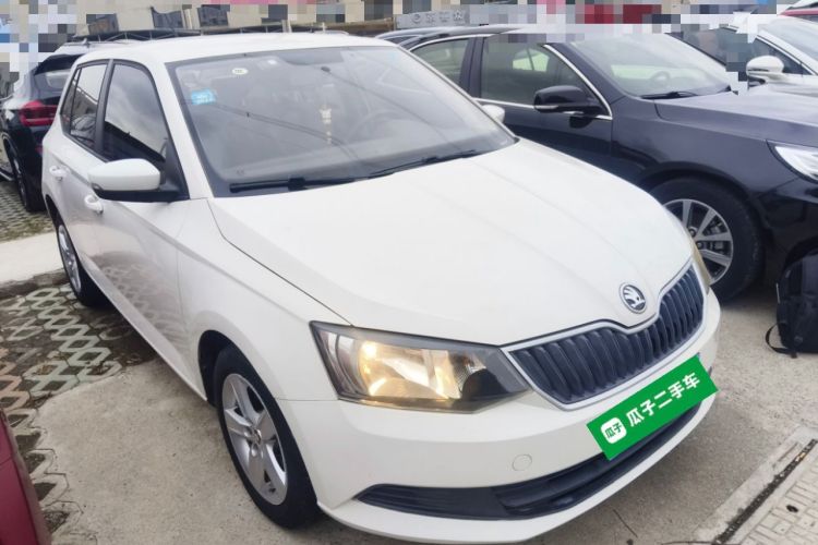 Used Skoda Fabia 2016 1.4L Automatic Car Enjoy Edition Front Right 45 Deg