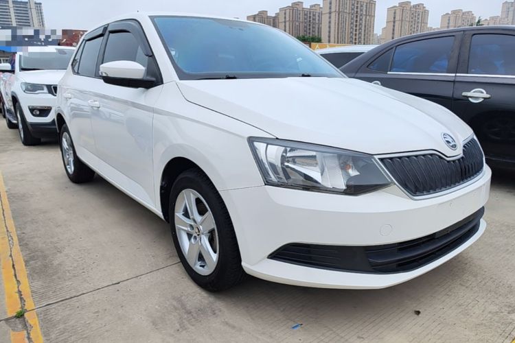 Used Skoda Fabia 2016 1.4L Automatic Car Enjoy Edition Front Right 45 Deg
