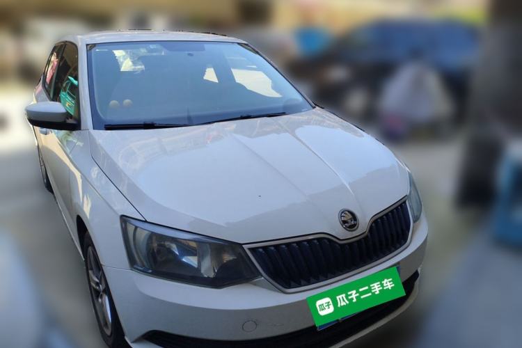 Used Skoda Fabia 2016 1.4L Automatic Car Enjoy Edition Front Right 45 Deg