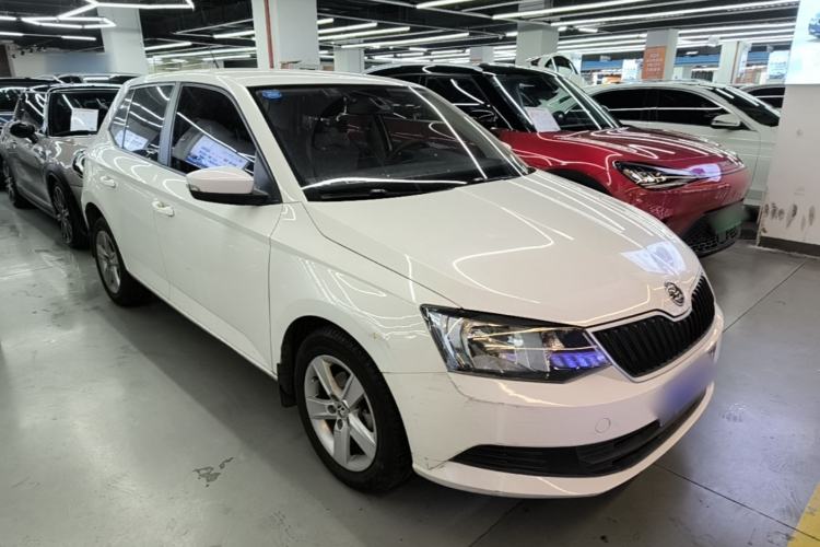 Used Skoda Fabia 2016 1.4L Automatic Car Enjoy Edition Front Right 45 Deg