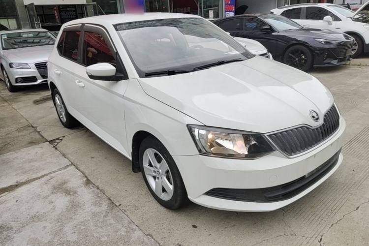 Used Skoda Fabia 2016 1.4L Automatic Car Enjoy Edition Front Right 45 Deg