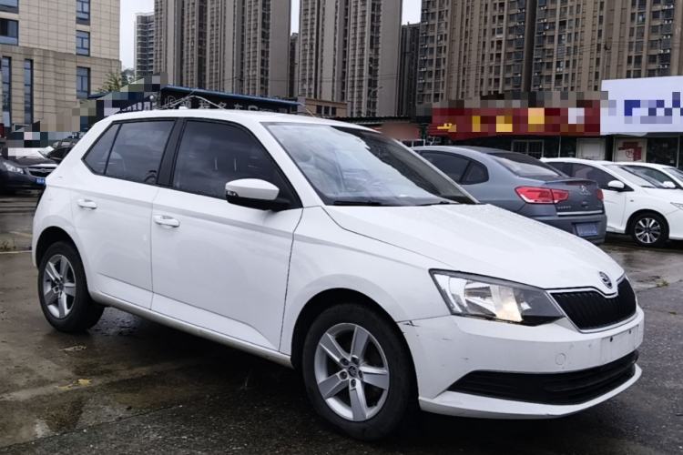 Used Skoda Fabia 2016 1.4L Automatic Car Enjoy Edition Front Right 45 Deg