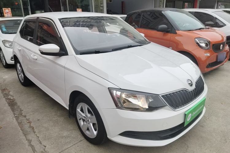 Used Skoda Fabia 2016 1.4L Automatic Car Enjoy Edition Front Right 45 Deg