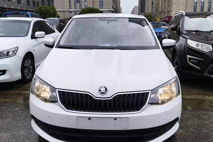 Used Skoda Fabia 2016 1.4L Automatic Car Enjoy Edition Front
