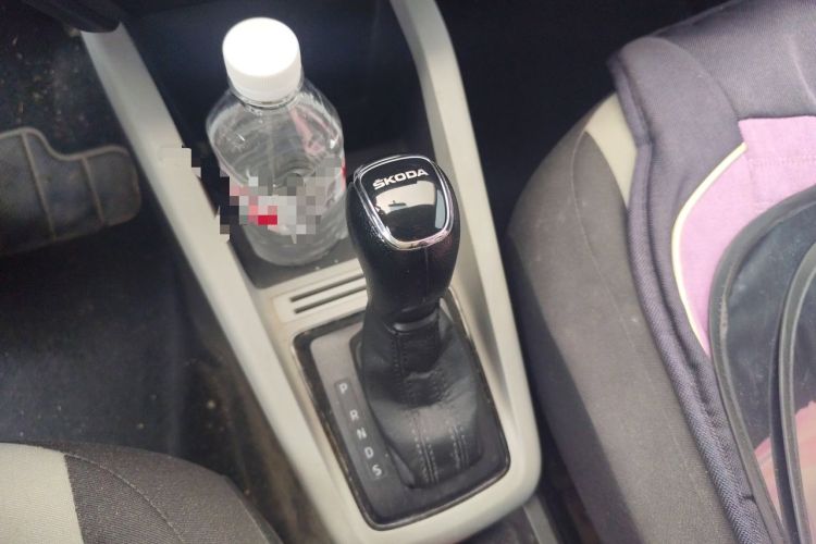 Used Skoda Fabia 2016 1.4L Automatic Car Enjoy Edition Gear Lever