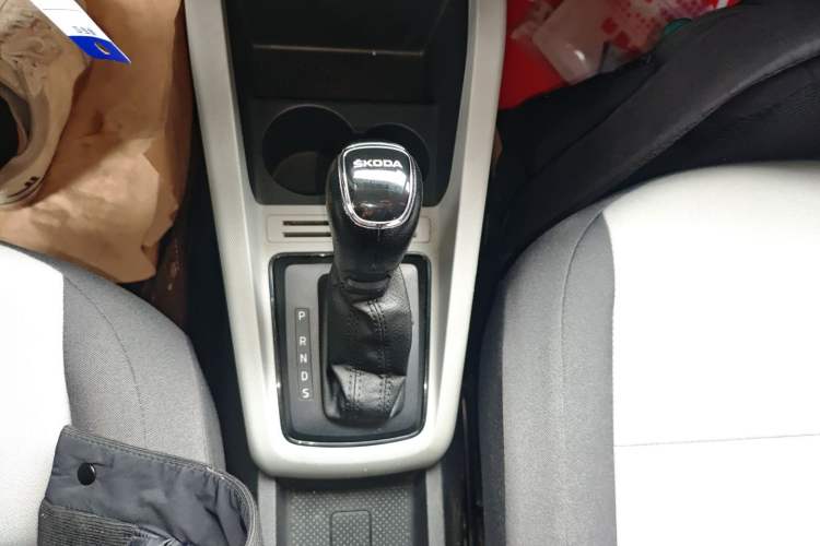 Used Skoda Fabia 2016 1.4L Automatic Car Enjoy Edition Gear Lever