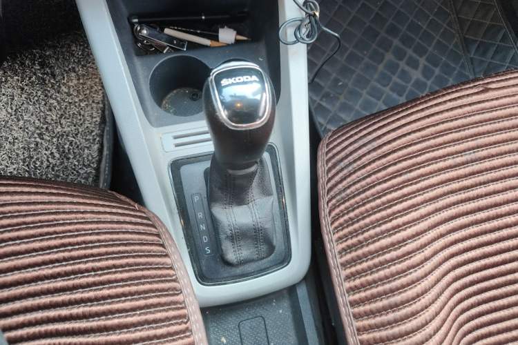 Used Skoda Fabia 2016 1.4L Automatic Car Enjoy Edition Gear Lever