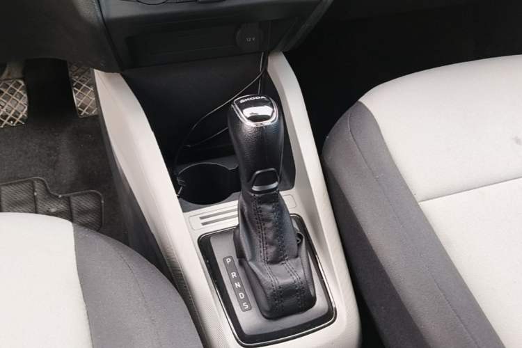 Used Skoda Fabia 2016 1.4L Automatic Car Enjoy Edition Gear Lever