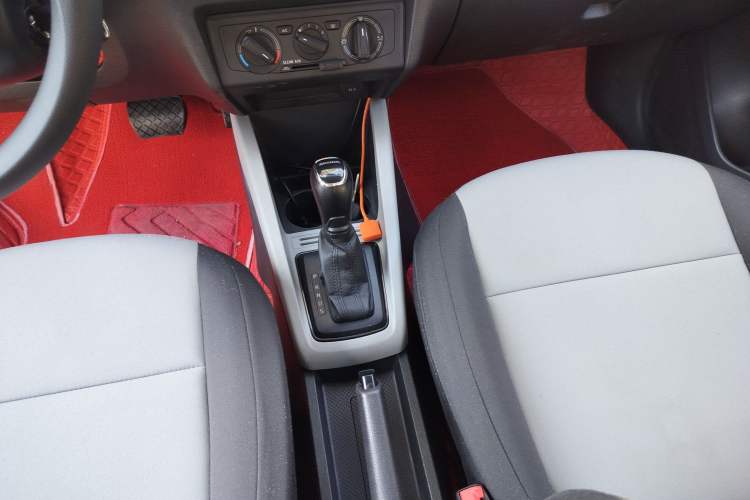 Used Skoda Fabia 2016 1.4L Automatic Car Enjoy Edition Gear Lever