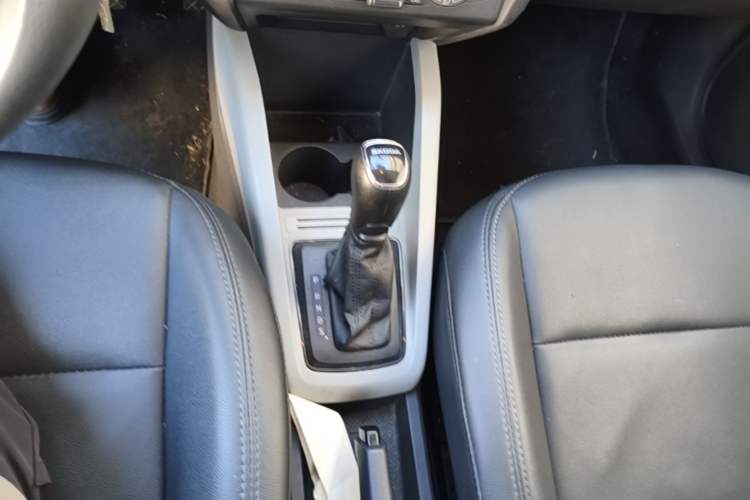 Used Skoda Fabia 2016 1.4L Automatic Car Enjoy Edition Gear Lever