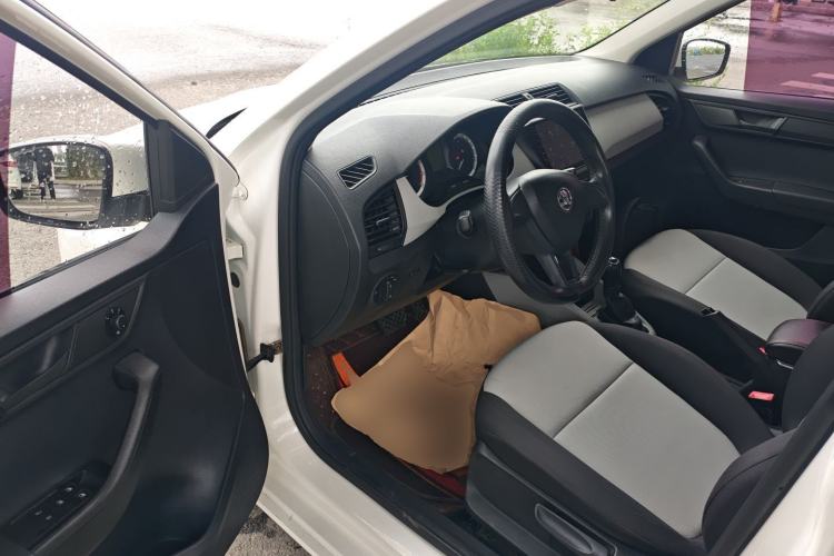Used Skoda Fabia 2016 1.4L Automatic Car Enjoy Edition Interior 3