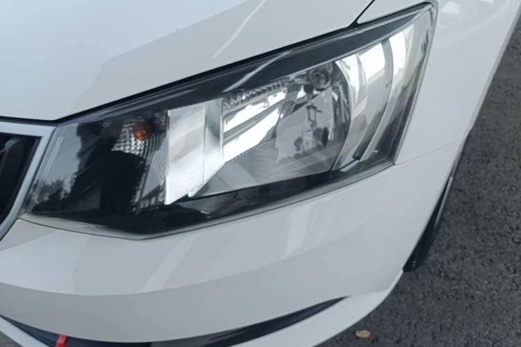 Used Skoda Fabia 2016 1.4L Automatic Car Enjoy Edition Left Front Headlight