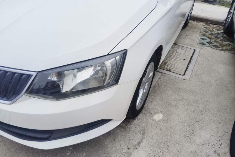 Used Skoda Fabia 2016 1.4L Automatic Car Enjoy Edition Left Front Headlight
