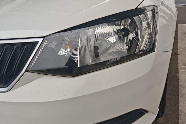 Used Skoda Fabia 2016 1.4L Automatic Car Enjoy Edition Left Front Headlight