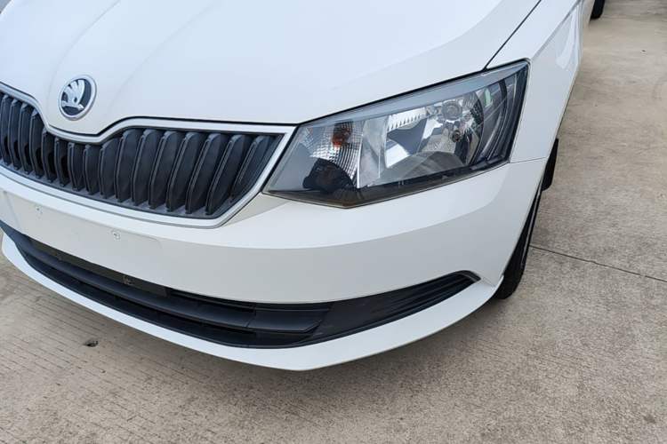 Used Skoda Fabia 2016 1.4L Automatic Car Enjoy Edition Left Front Headlight