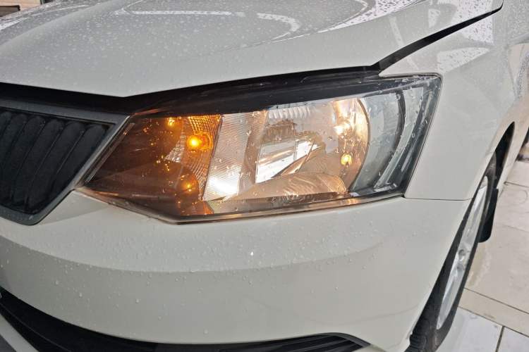 Used Skoda Fabia 2016 1.4L Automatic Car Enjoy Edition Left Front Headlight