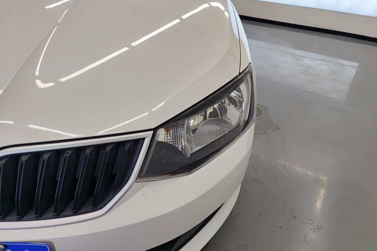 Used Skoda Fabia 2016 1.4L Automatic Car Enjoy Edition Left Front Headlight