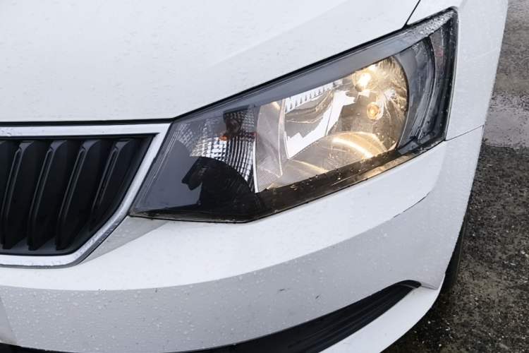 Used Skoda Fabia 2016 1.4L Automatic Car Enjoy Edition Left Front Headlight
