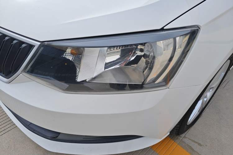 Used Skoda Fabia 2016 1.4L Automatic Car Enjoy Edition Left Front Headlight