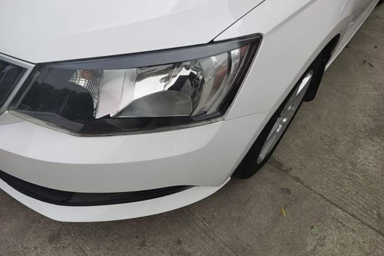Used Skoda Fabia 2016 1.4L Automatic Car Enjoy Edition Left Front Headlight