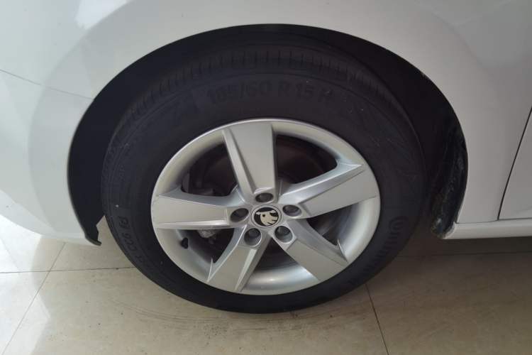 Used Skoda Fabia 2016 1.4L Automatic Car Enjoy Edition Left Front Wheel Hub