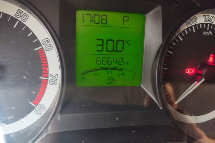 Used Skoda Fabia 2016 1.4L Automatic Car Enjoy Edition Odometer Close Up