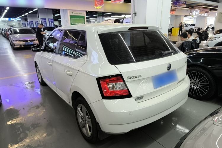 Used Skoda Fabia 2016 1.4L Automatic Car Enjoy Edition Rear Left 45 Deg