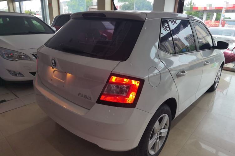 Used Skoda Fabia 2016 1.4L Automatic Car Enjoy Edition Rear Right 45 Deg