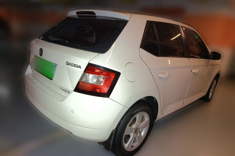 Used Skoda Fabia 2016 1.4L Automatic Car Enjoy Edition Rear Right 45 Deg