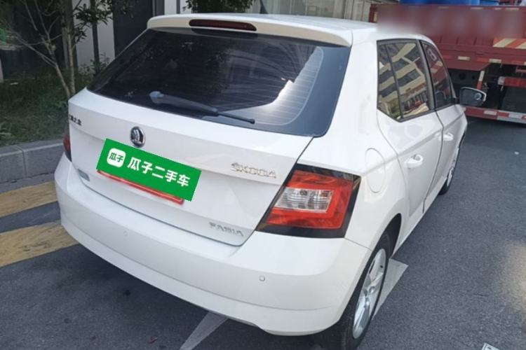 Used Skoda Fabia 2016 1.4L Automatic Car Enjoy Edition Rear Right 45 Deg